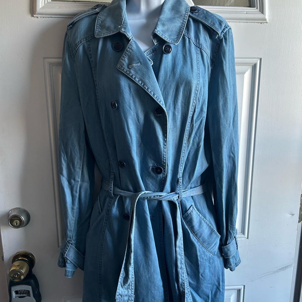 Tommy Hilfiger Trench Coat - Beach Theme on Back Size Medium